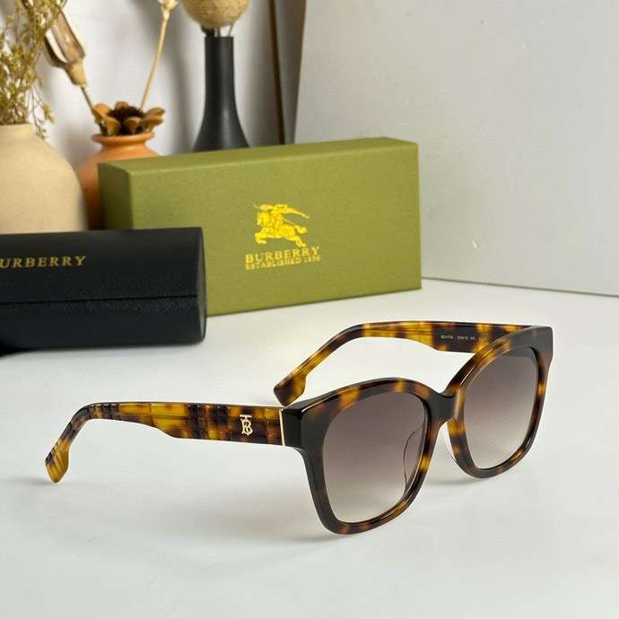 Picture of Burberry Sunglasses _SKUfw52288973fw